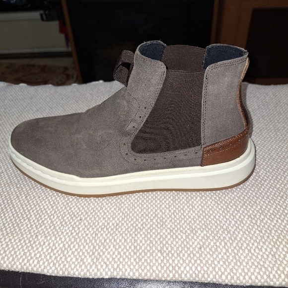 A pair of Stacy Adam\'s men\'s slip-on booties in a size 10M. EUC main image 4
